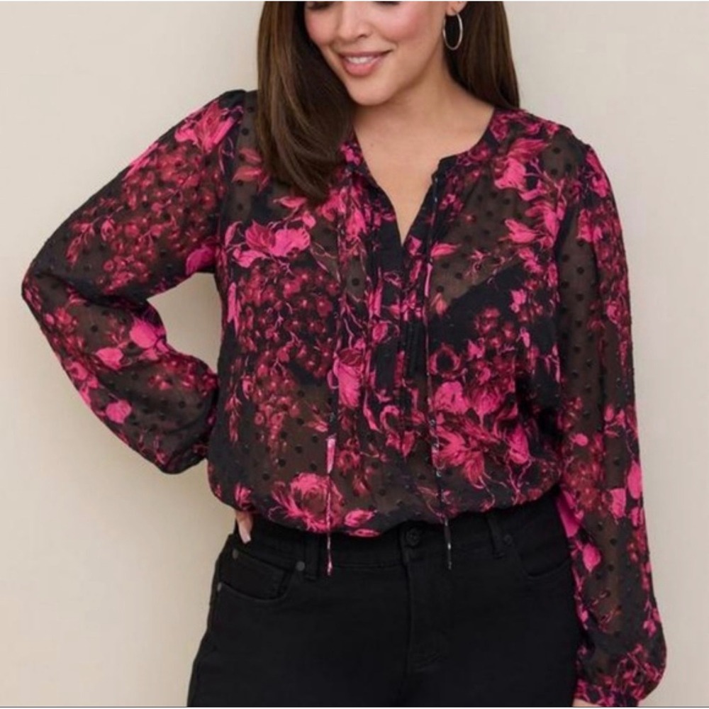 Torrid chiffon clip dot button front black and fushia pink blouse